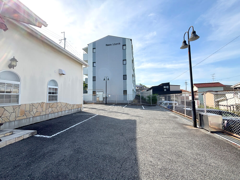 PIZZERIA E OSTERIA MASSIMOの駐車場