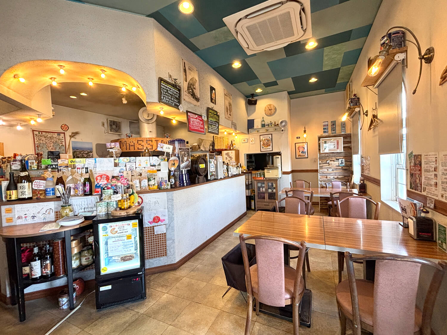 PIZZERIA E OSTERIA MASSIMOの店内